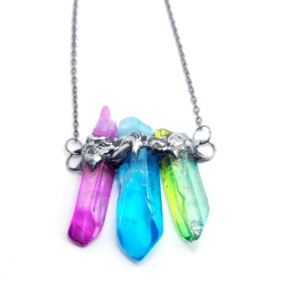 Rainbow aura quartz crystal necklace - Picture 4 of 8
